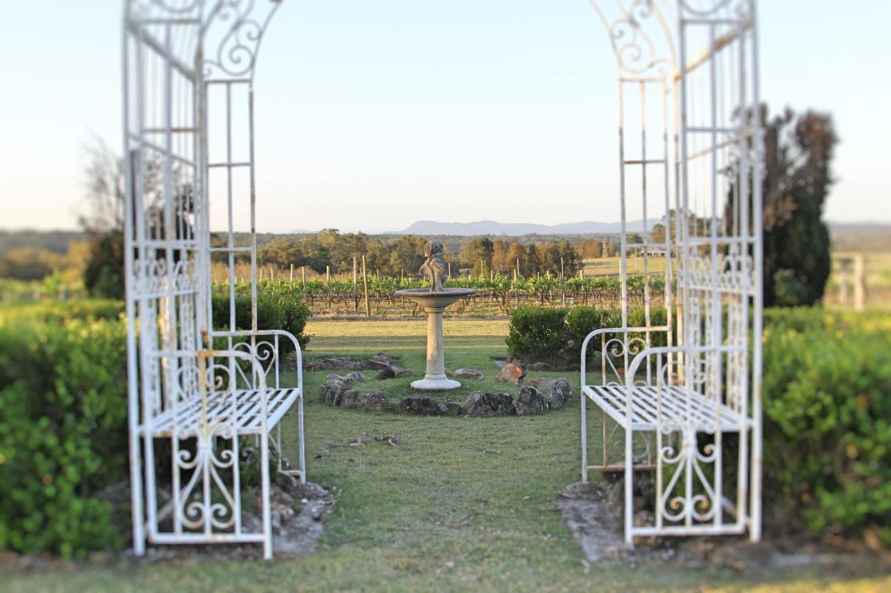 Blueberry Hill Vineyard Stay Rothbury Exterior foto